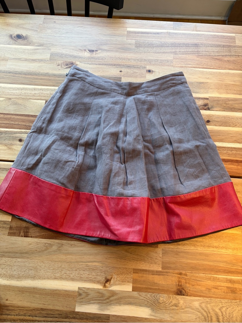 L’Agence Gray Linen & Red Lambskin Leather Pleated Skirt